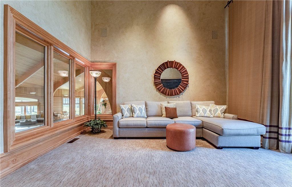 Exceptional Lifestyle Awaits One of a Kind Property in Northeast Ohio Priced at 2999000 18
