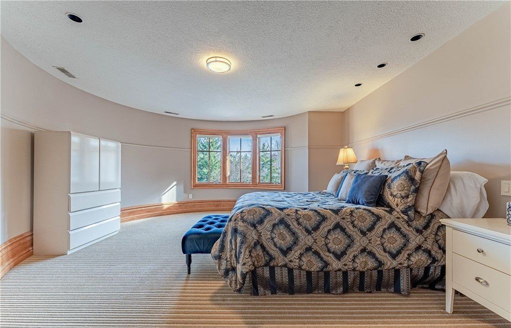Exceptional Lifestyle Awaits One of a Kind Property in Northeast Ohio Priced at 2999000 23