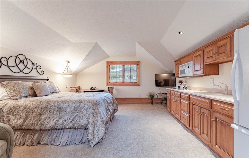 Exceptional Lifestyle Awaits One of a Kind Property in Northeast Ohio Priced at 2999000 25