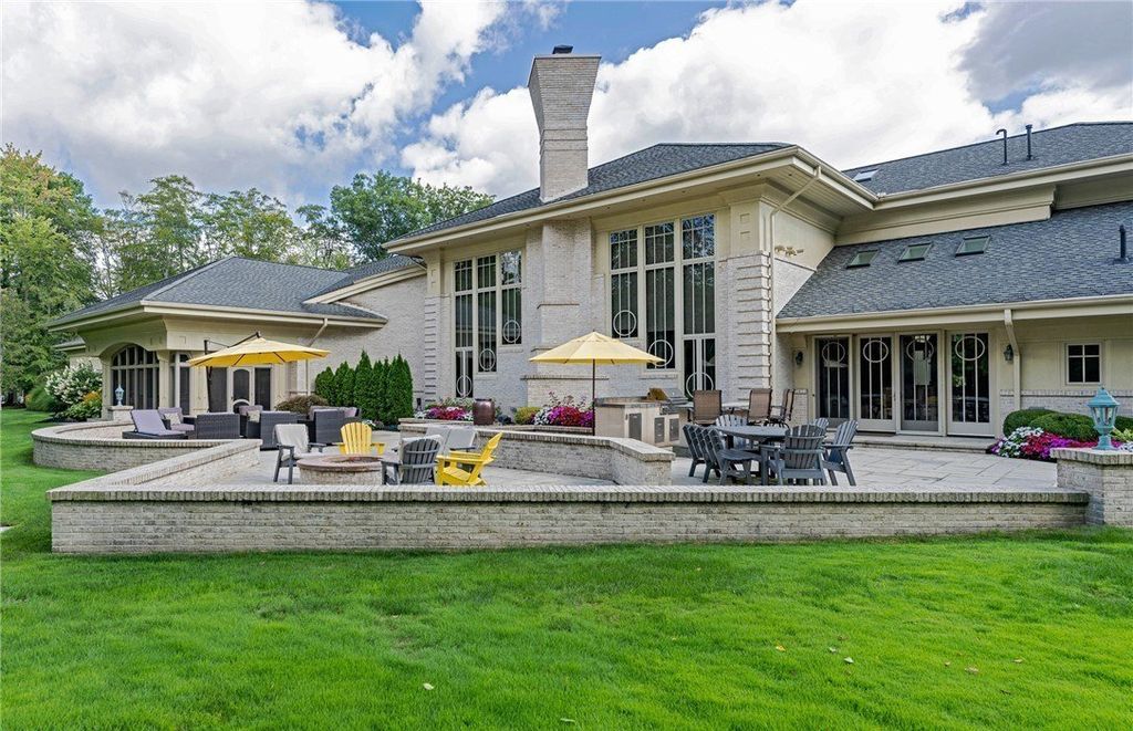 Exceptional Lifestyle Awaits One of a Kind Property in Northeast Ohio Priced at 2999000 33