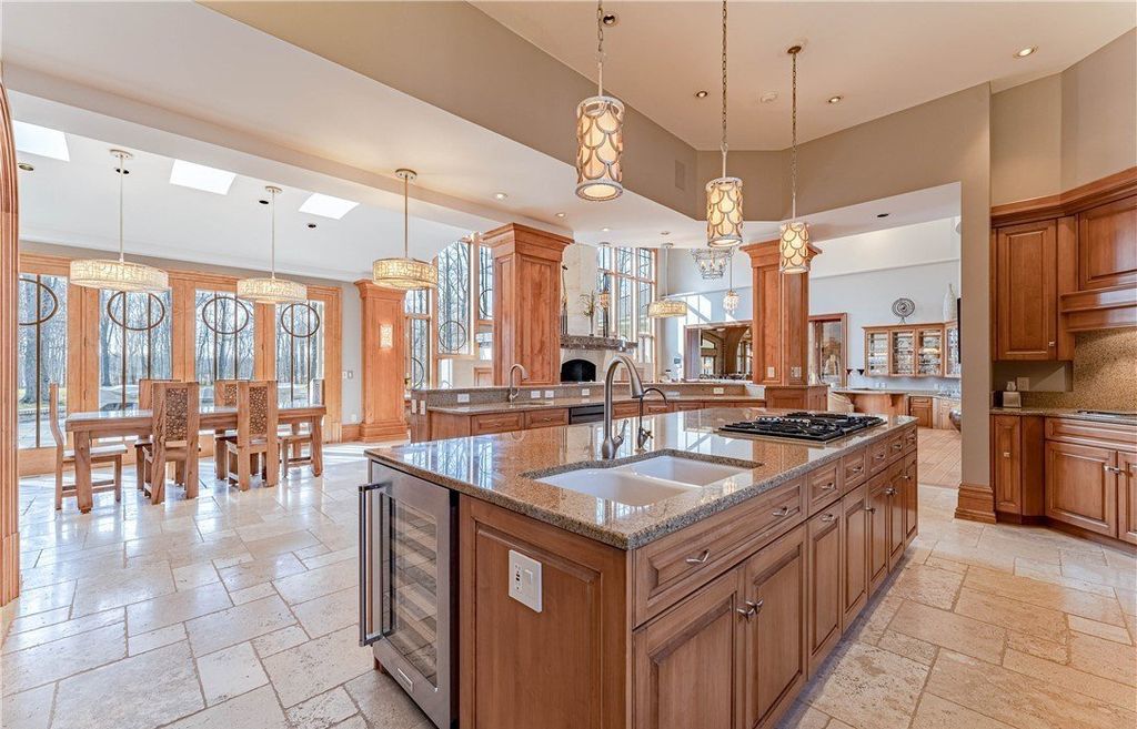 Exceptional Lifestyle Awaits One of a Kind Property in Northeast Ohio Priced at 2999000 6