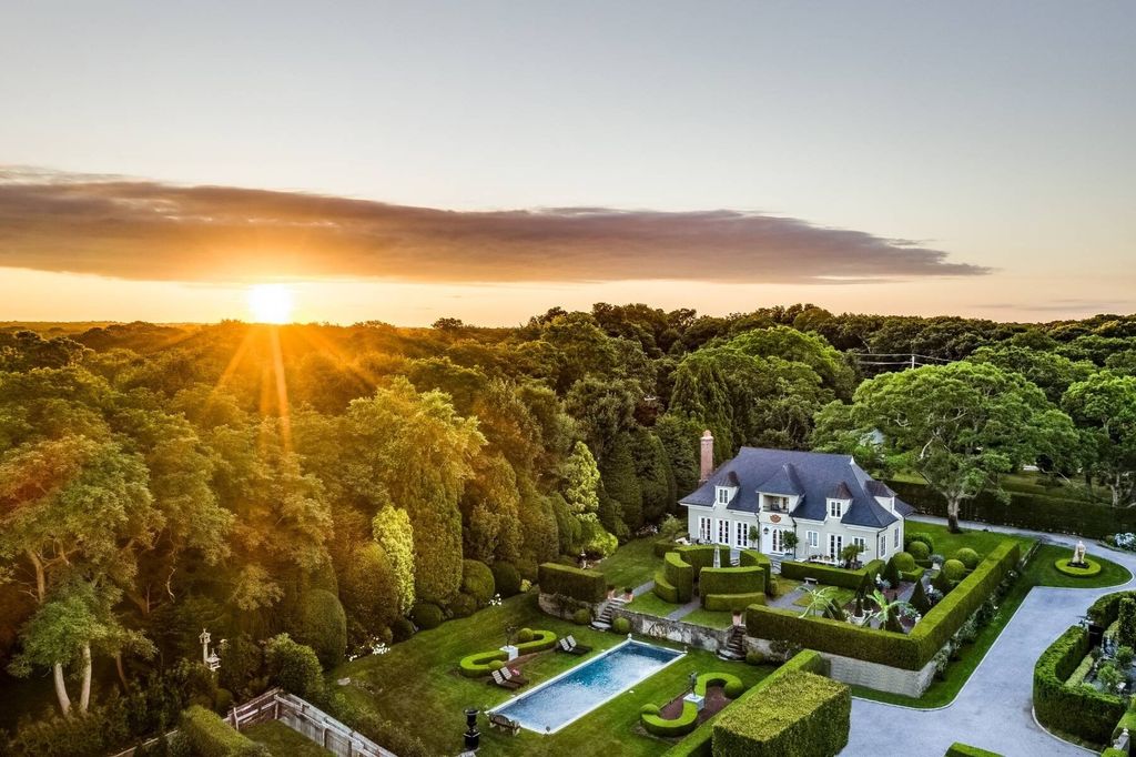 Exquisite East Hampton Oasis A Three Residence Compound with Breathtaking Landscape for 10.15 Million 1