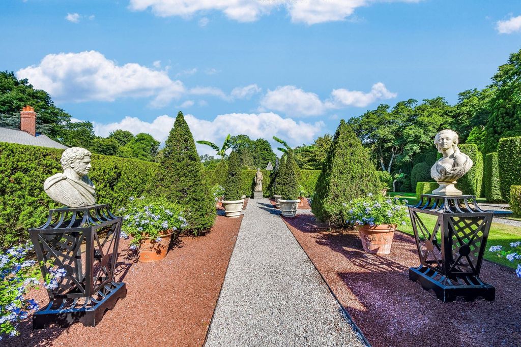 Exquisite East Hampton Oasis A Three Residence Compound with Breathtaking Landscape for 10.15 Million 12