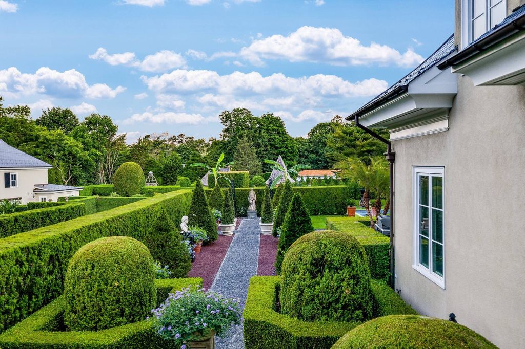 Exquisite East Hampton Oasis A Three Residence Compound with Breathtaking Landscape for 10.15 Million 15