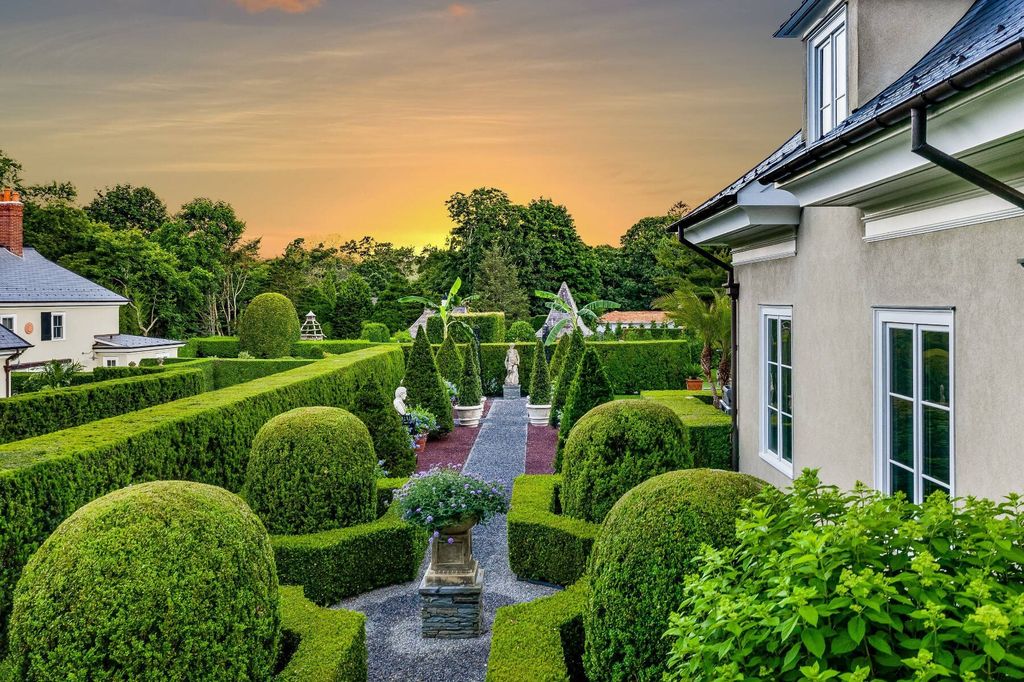 Exquisite East Hampton Oasis A Three Residence Compound with Breathtaking Landscape for 10.15 Million 16