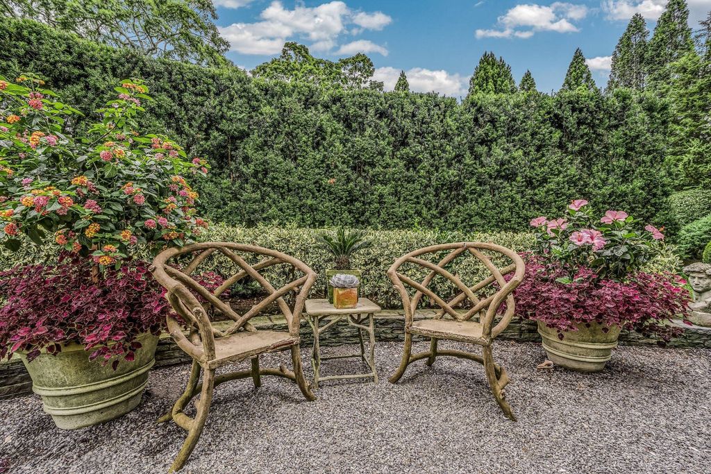 Exquisite East Hampton Oasis A Three Residence Compound with Breathtaking Landscape for 10.15 Million 19