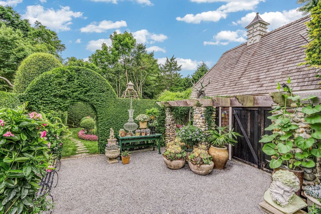Exquisite East Hampton Oasis A Three Residence Compound with Breathtaking Landscape for 10.15 Million 20