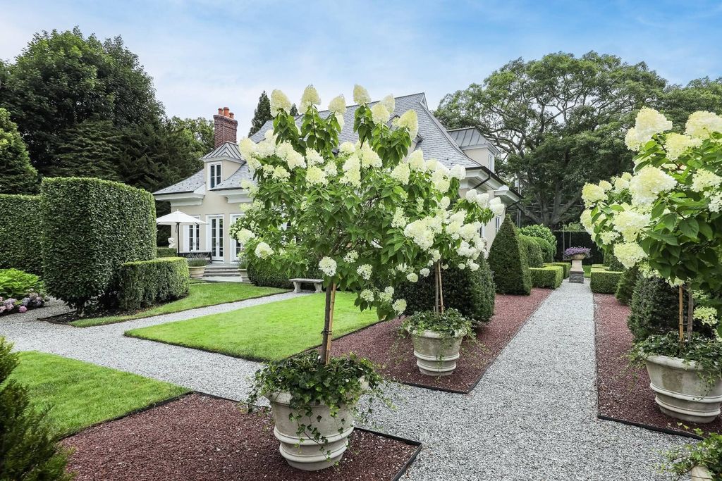 Exquisite East Hampton Oasis A Three Residence Compound with Breathtaking Landscape for 10.15 Million 29