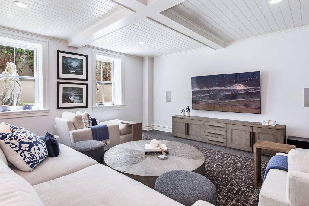 Exquisite East Hampton Oasis A Three Residence Compound with Breathtaking Landscape for 10.15 Million 31