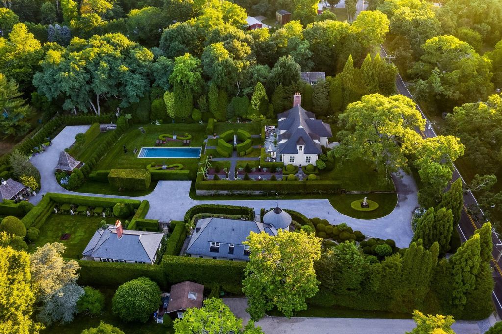 Exquisite East Hampton Oasis A Three Residence Compound with Breathtaking Landscape for 10.15 Million 5