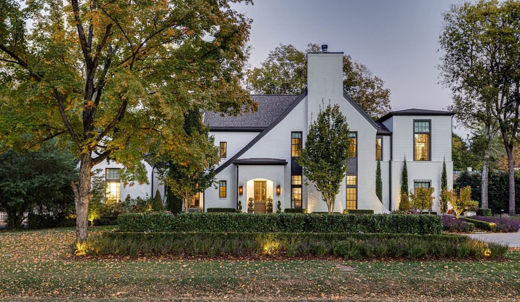 Exquisite Nashville Home Offers Perfect Blend of Elegance and Comfort for 3999999 1