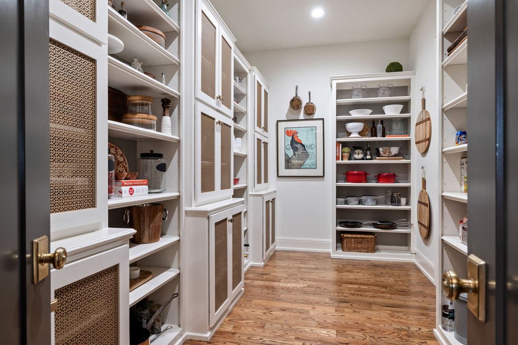 Exquisite Nashville Home Offers Perfect Blend of Elegance and Comfort for 3999999 16