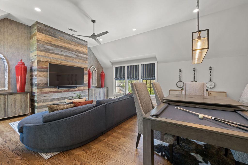 Exquisite Nashville Home Offers Perfect Blend of Elegance and Comfort for 3999999 25