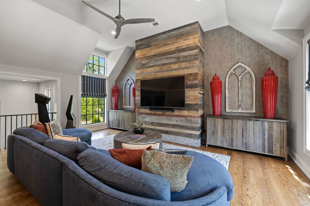 Exquisite Nashville Home Offers Perfect Blend of Elegance and Comfort for 3999999 26