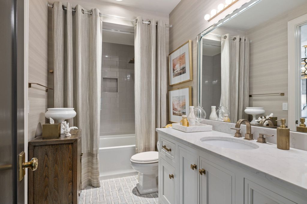 Exquisite Nashville Home Offers Perfect Blend of Elegance and Comfort for 3999999 29