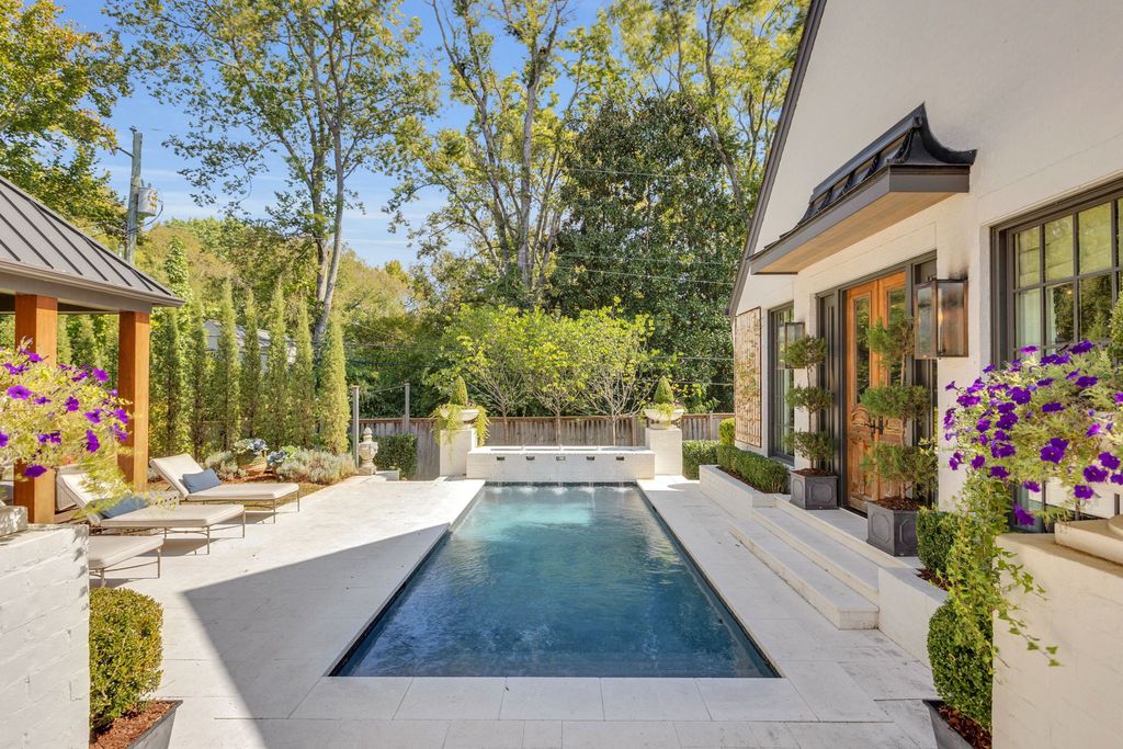 Exquisite Nashville Home Offers Perfect Blend of Elegance and Comfort for 3999999 42