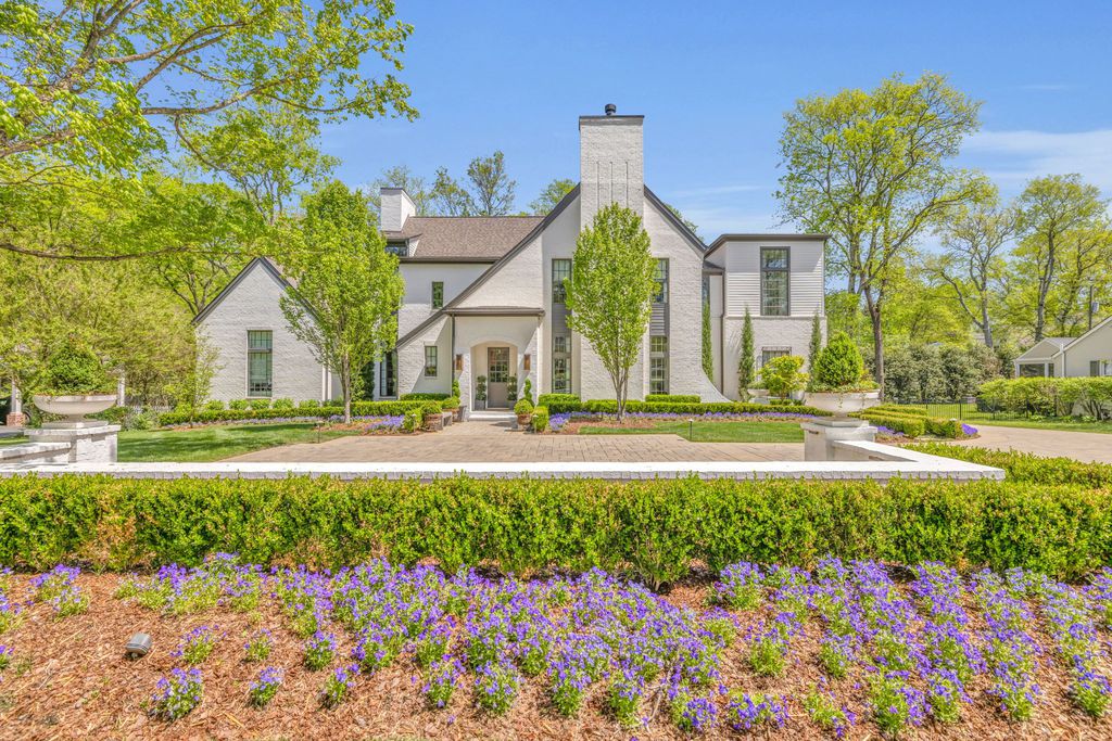 Exquisite Nashville Home Offers Perfect Blend of Elegance and Comfort for 3999999 5