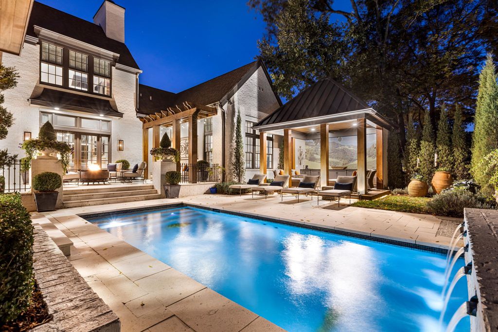 Exquisite Nashville Home Offers Perfect Blend of Elegance and Comfort for 3999999 50