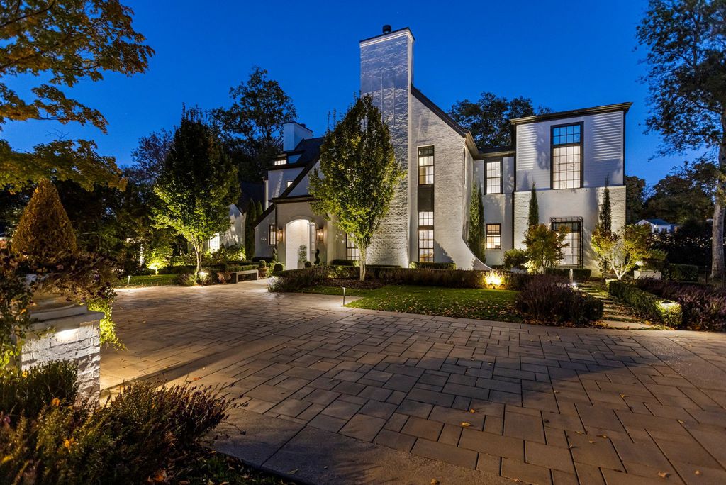 Exquisite Nashville Home Offers Perfect Blend of Elegance and Comfort for 3999999 54