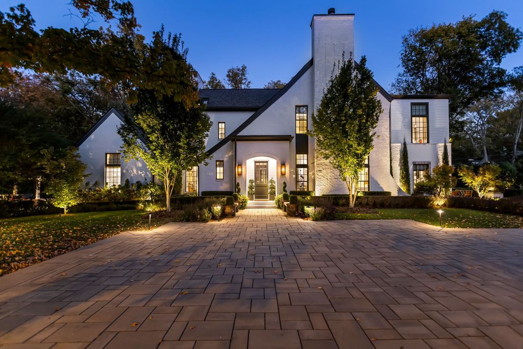 Exquisite Nashville Home Offers Perfect Blend of Elegance and Comfort for 3999999 55