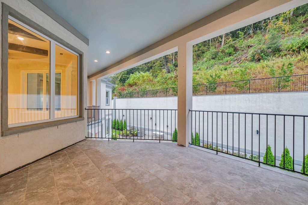 Fabulous European Style Home in Franklin Tennessee Listed at 3349900 36
