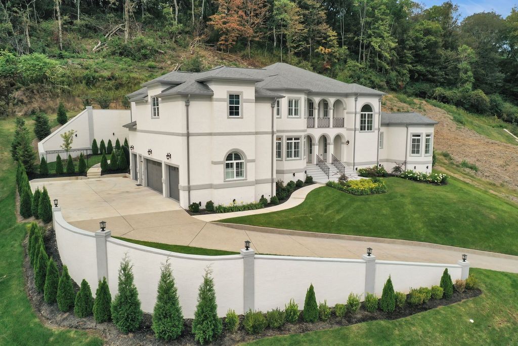 Fabulous European Style Home in Franklin Tennessee Listed at 3349900 5