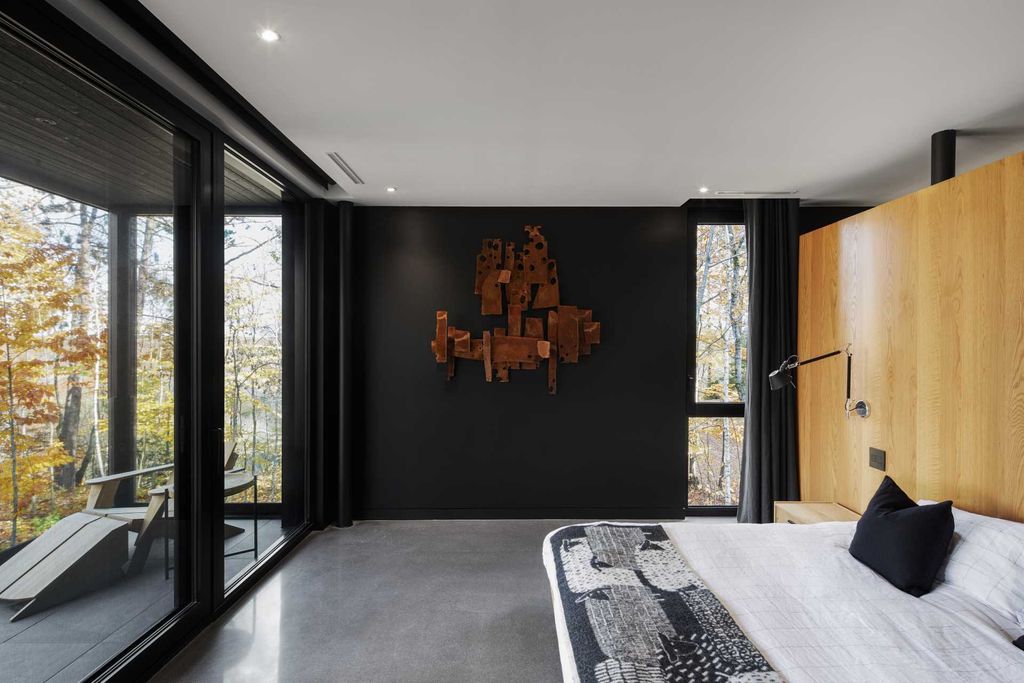 Forges Residence, A Masterpiece by Bourgeois Lechasseur architectes