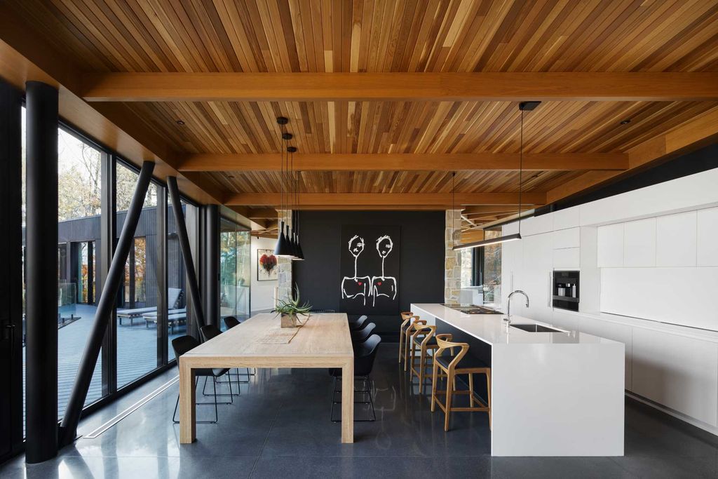 Forges Residence, A Masterpiece by Bourgeois Lechasseur architectes