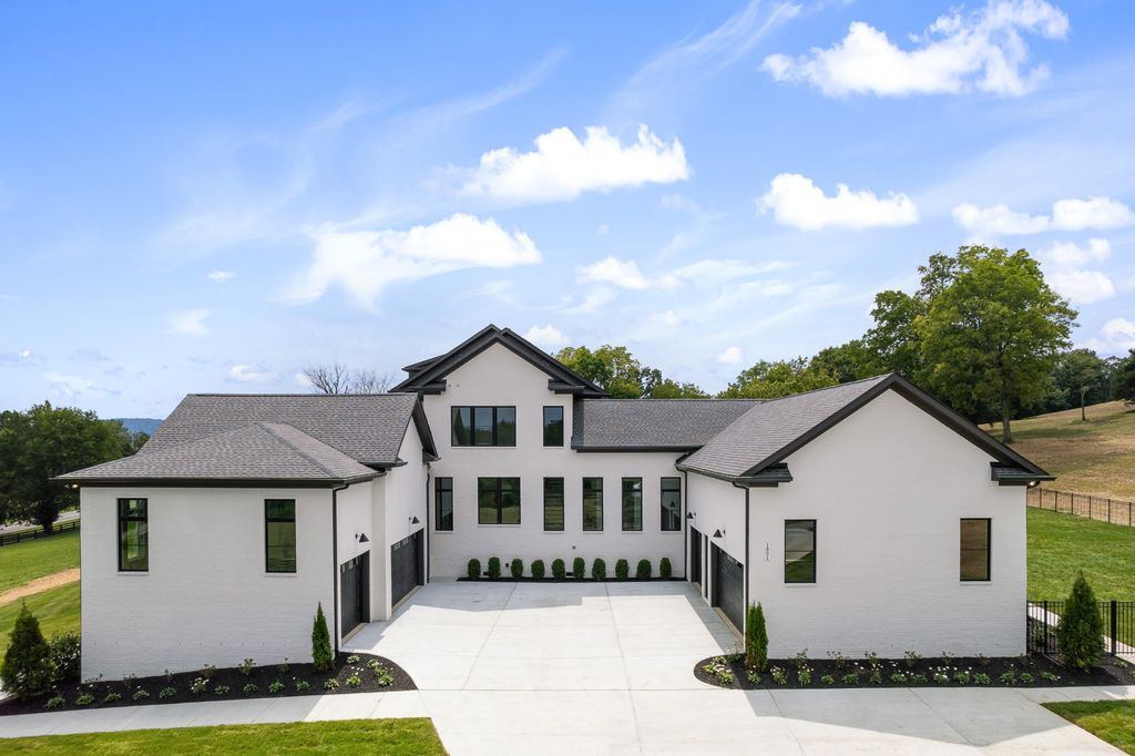 Franklin Tennessee Estate by Hidden Valley Homes Blends Open Concept Living and Elegance for 5.99 Million 5