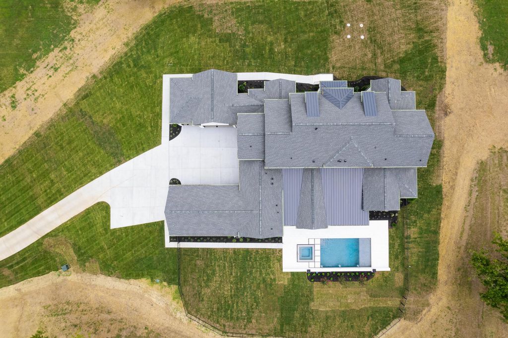 Franklin Tennessee Estate by Hidden Valley Homes Blends Open Concept Living and Elegance for 5.99 Million 8
