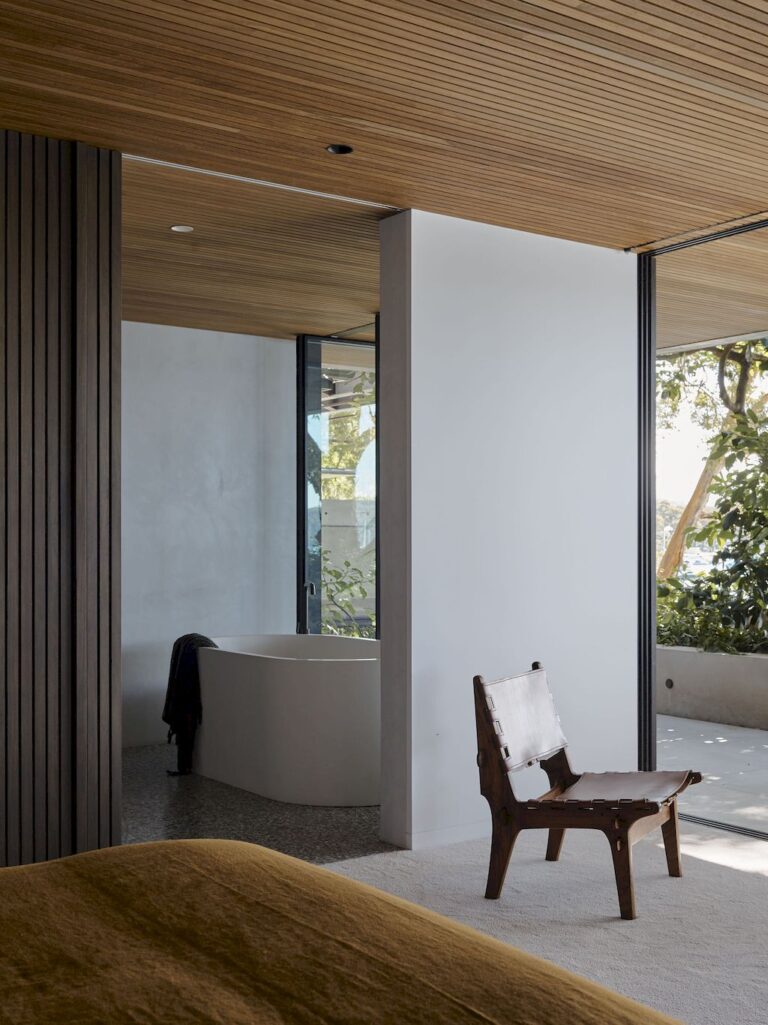 M House, Fusion of Brazilian Modernism and Natural by Rama Architects ...