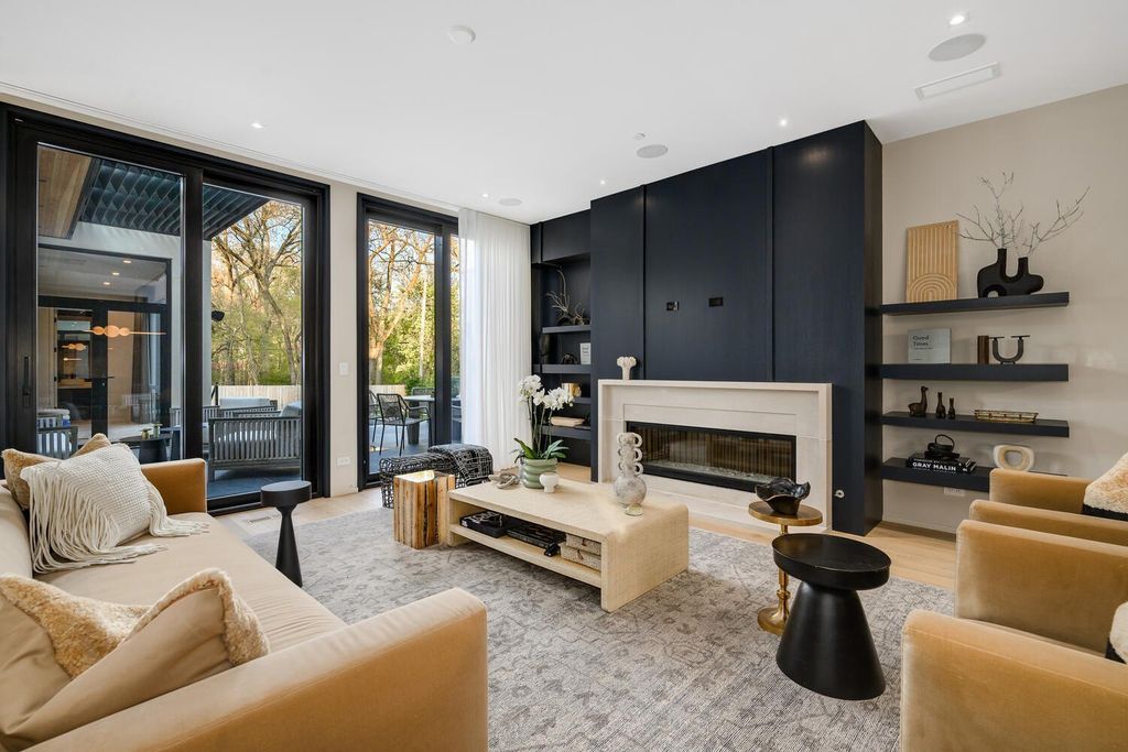 Modern Masterpiece in Glencoe, Illinois: A $3,999,900 Collaboration by Noah Properties and Lisek Interiors