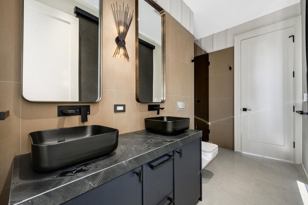 Modern Masterpiece in Glencoe Illinois A 3999900 Collaboration by Noah Properties and Lisek Interiors 25