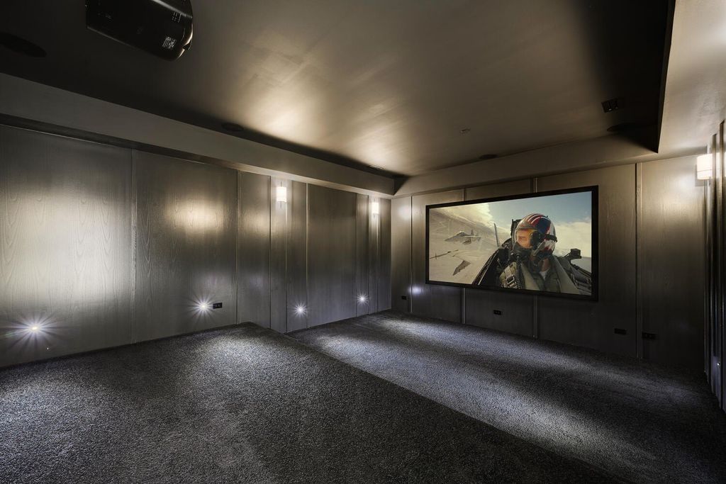 Modern Masterpiece in Glencoe, Illinois: A $3,999,900 Collaboration by Noah Properties and Lisek Interiors