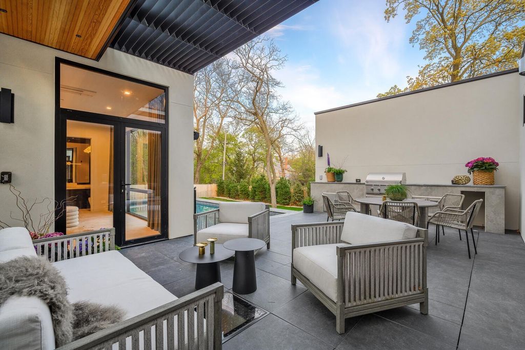 Modern Masterpiece in Glencoe, Illinois: A $3,999,900 Collaboration by Noah Properties and Lisek Interiors