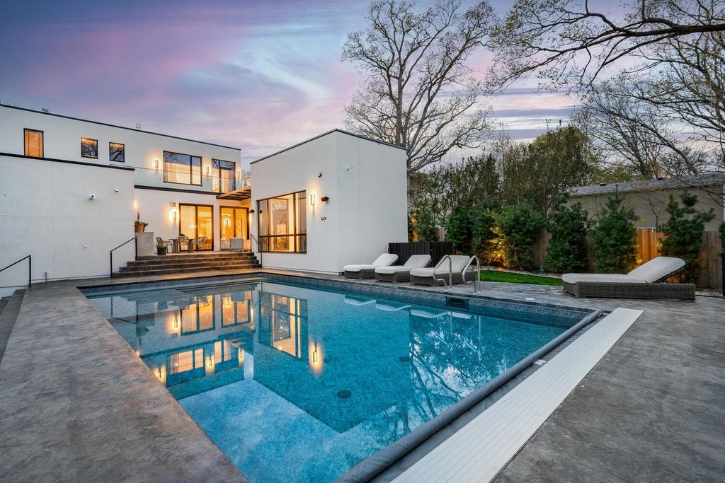 Modern Masterpiece in Glencoe, Illinois: A $3,999,900 Collaboration by Noah Properties and Lisek Interiors