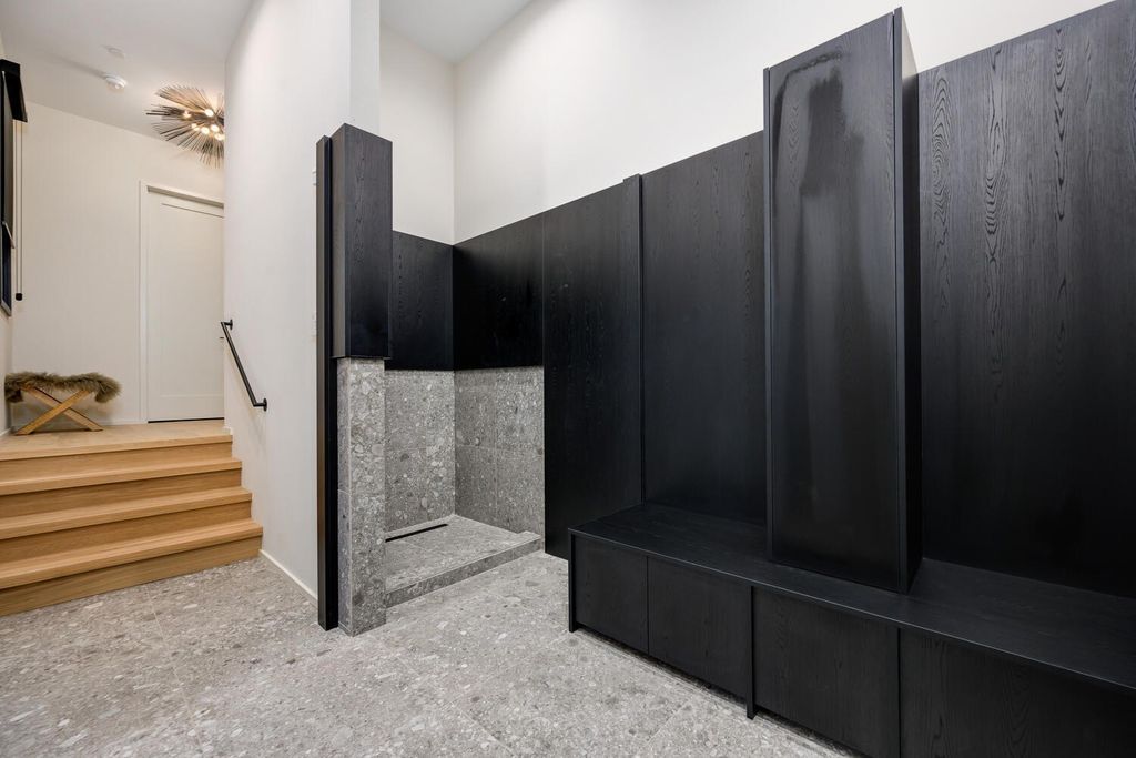Modern Masterpiece in Glencoe, Illinois: A $3,999,900 Collaboration by Noah Properties and Lisek Interiors