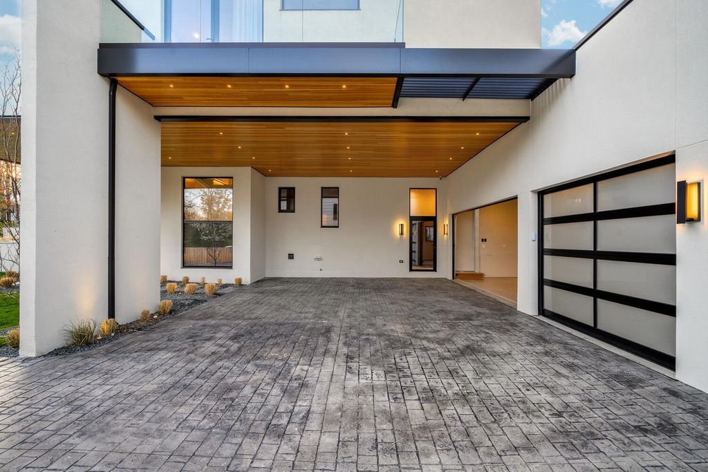 Modern Masterpiece in Glencoe, Illinois: A $3,999,900 Collaboration by Noah Properties and Lisek Interiors