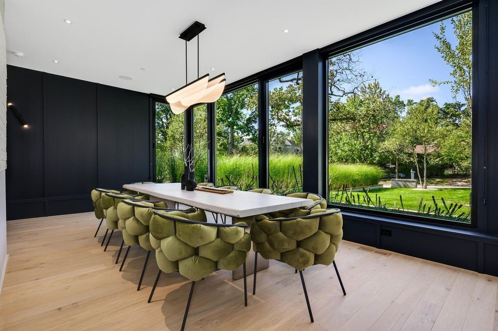 Modern Masterpiece in Glencoe, Illinois: A $3,999,900 Collaboration by Noah Properties and Lisek Interiors