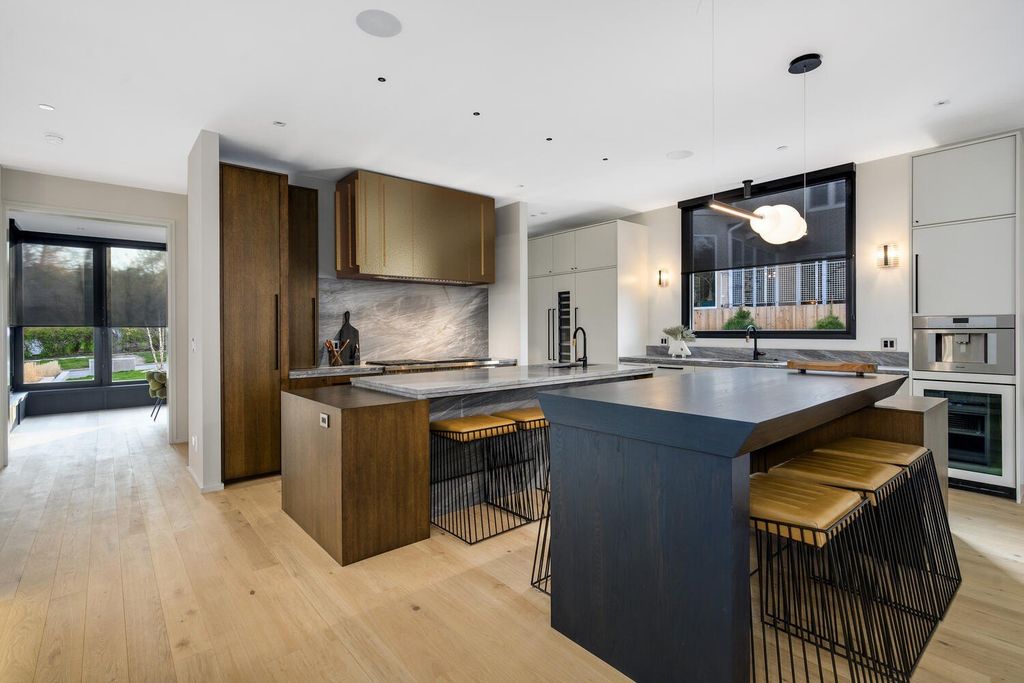 Modern Masterpiece in Glencoe, Illinois: A $3,999,900 Collaboration by Noah Properties and Lisek Interiors