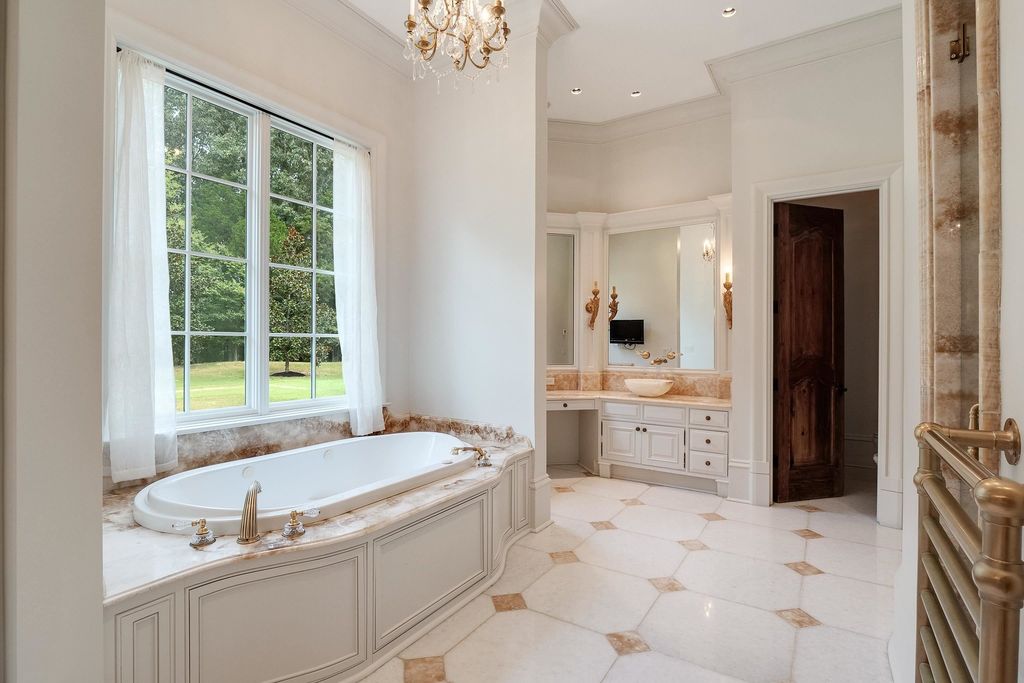 One-of-a-kind Tennessee Estate Redefines Luxury and Sophistication at $4.299 Million