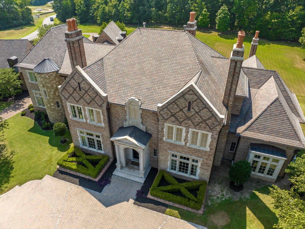 One-of-a-kind Tennessee Estate Redefines Luxury and Sophistication at $4.299 Million