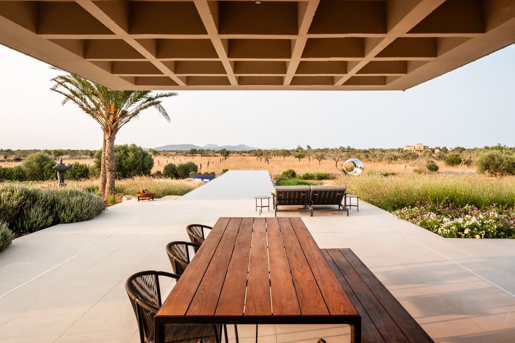 House 1710, Fusion of Traditional and Modern Design by Jle arquitectos