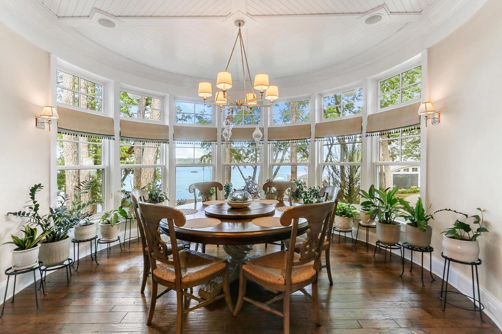 Quintessential Lakefront Gem in Fontana Wisconsin Hits the Market at 13.9 Million 18