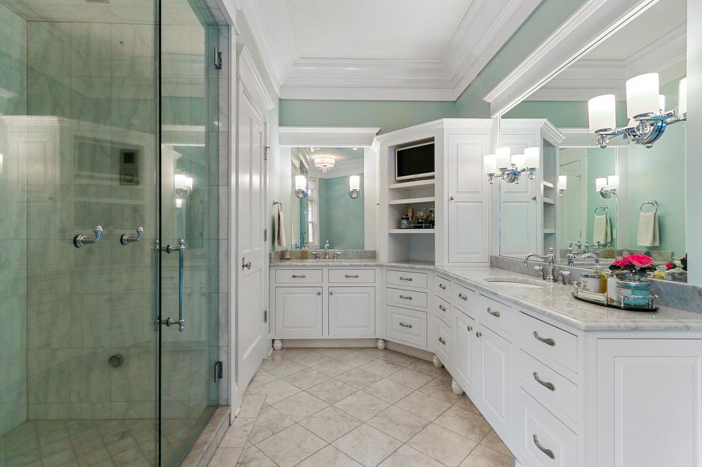 Quintessential Lakefront Gem in Fontana Wisconsin Hits the Market at 13.9 Million 31
