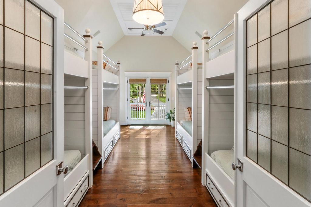 Quintessential Lakefront Gem in Fontana Wisconsin Hits the Market at 13.9 Million 34