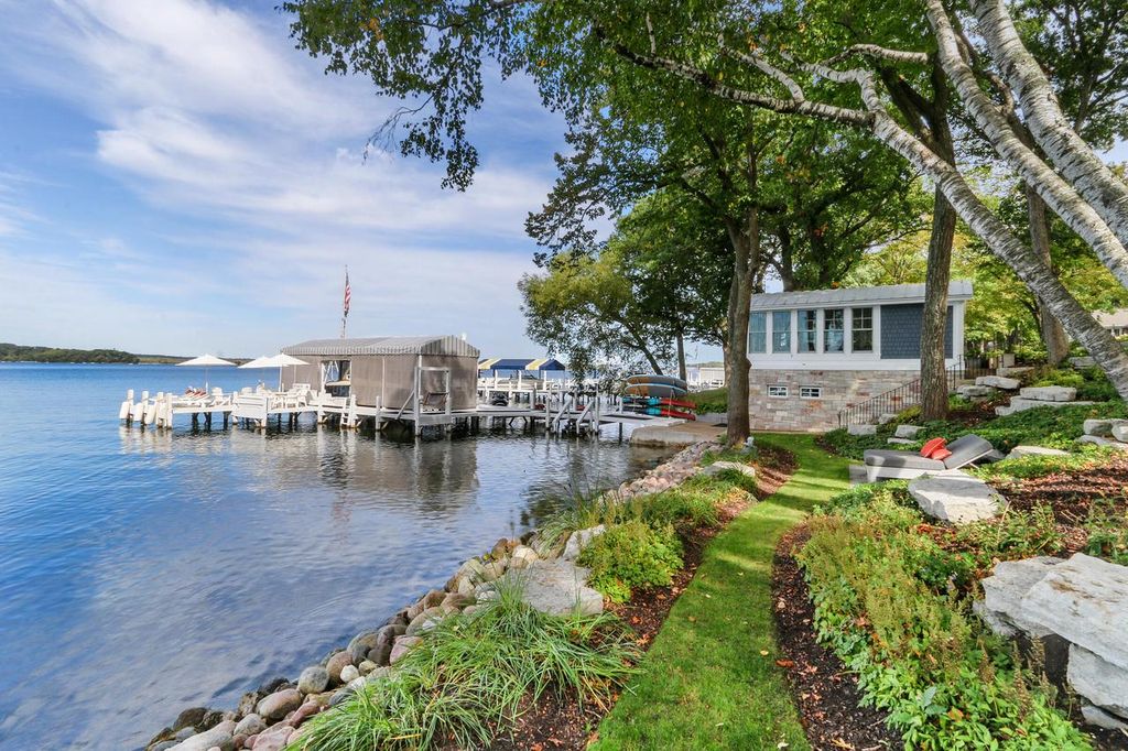 Quintessential Lakefront Gem in Fontana Wisconsin Hits the Market at 13.9 Million 4