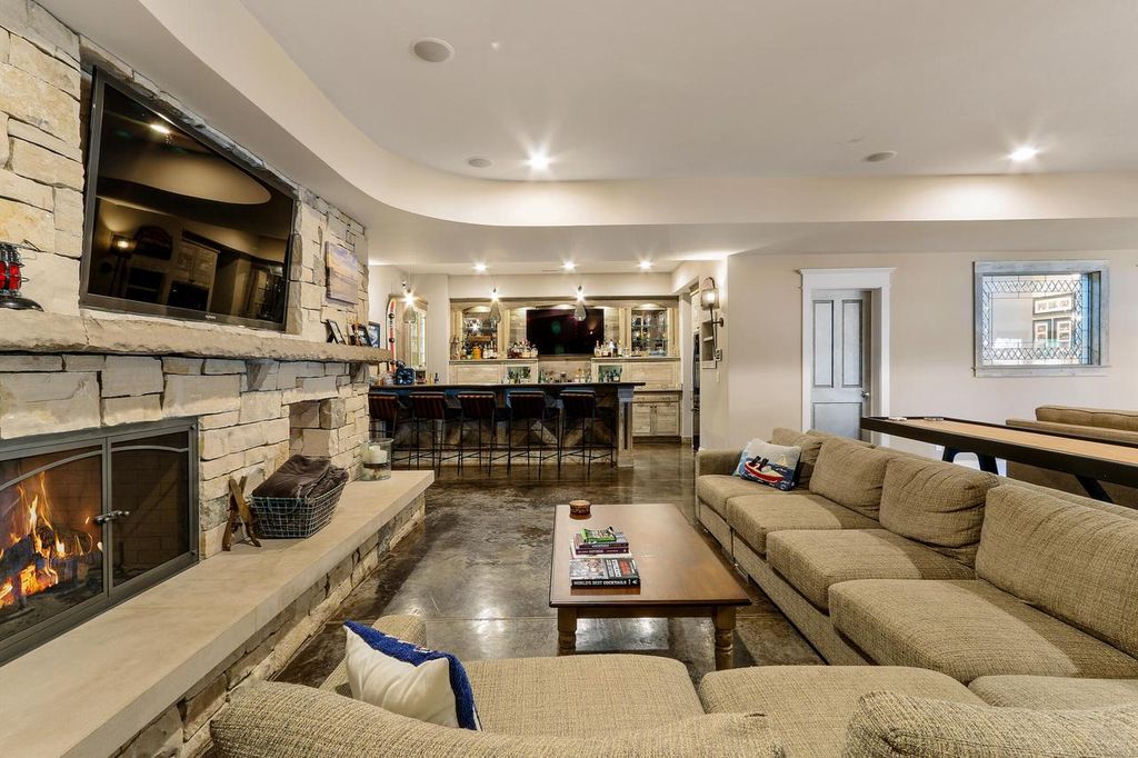 Quintessential Lakefront Gem in Fontana Wisconsin Hits the Market at 13.9 Million 41