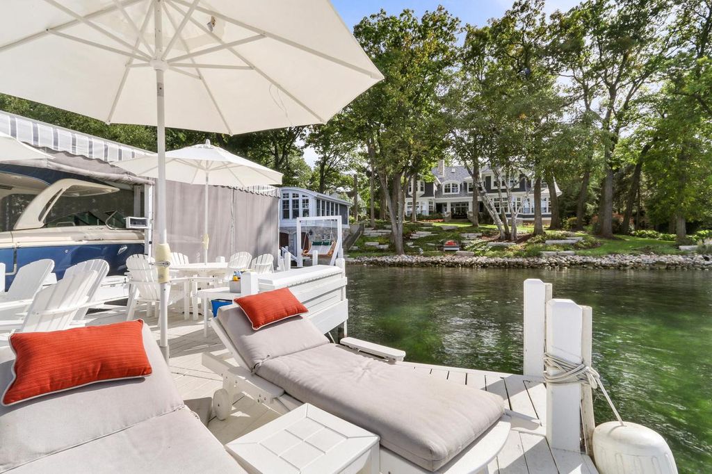 Quintessential Lakefront Gem in Fontana Wisconsin Hits the Market at 13.9 Million 51