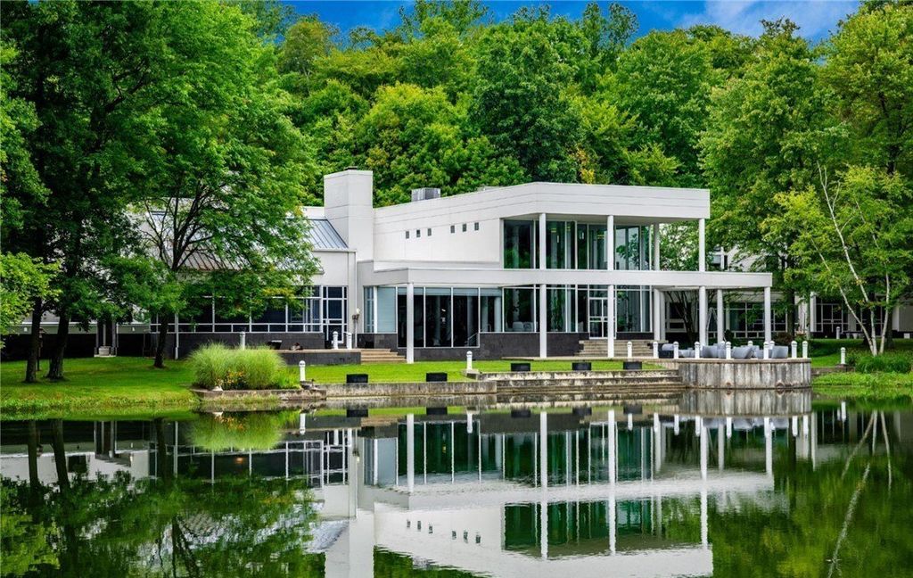 Richfield Ohio Residence A Modern Architectural Masterpiece in Privacy and Luxury Listed at 3995000 1
